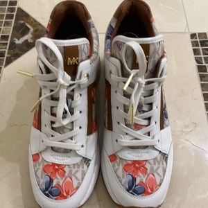 Michael Kors extreme leather trainers